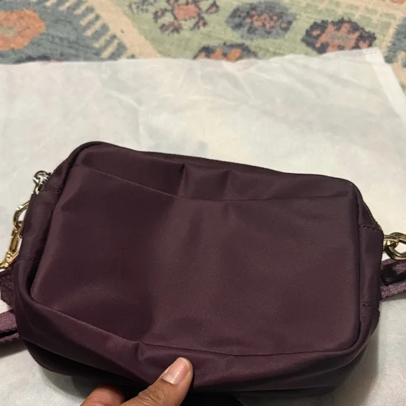 lululemon athletica Crossbody Bag in Dark Purple - Picture 4 of 4